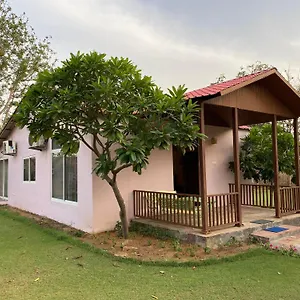 Orchard At Sarai - Private Cottage, Large Lawn, & Pet Friendly Gurgaon