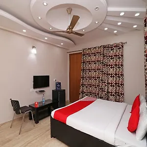 Oyo 13059 Ruby Residency Gurgaon